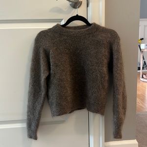Cropped style sweater